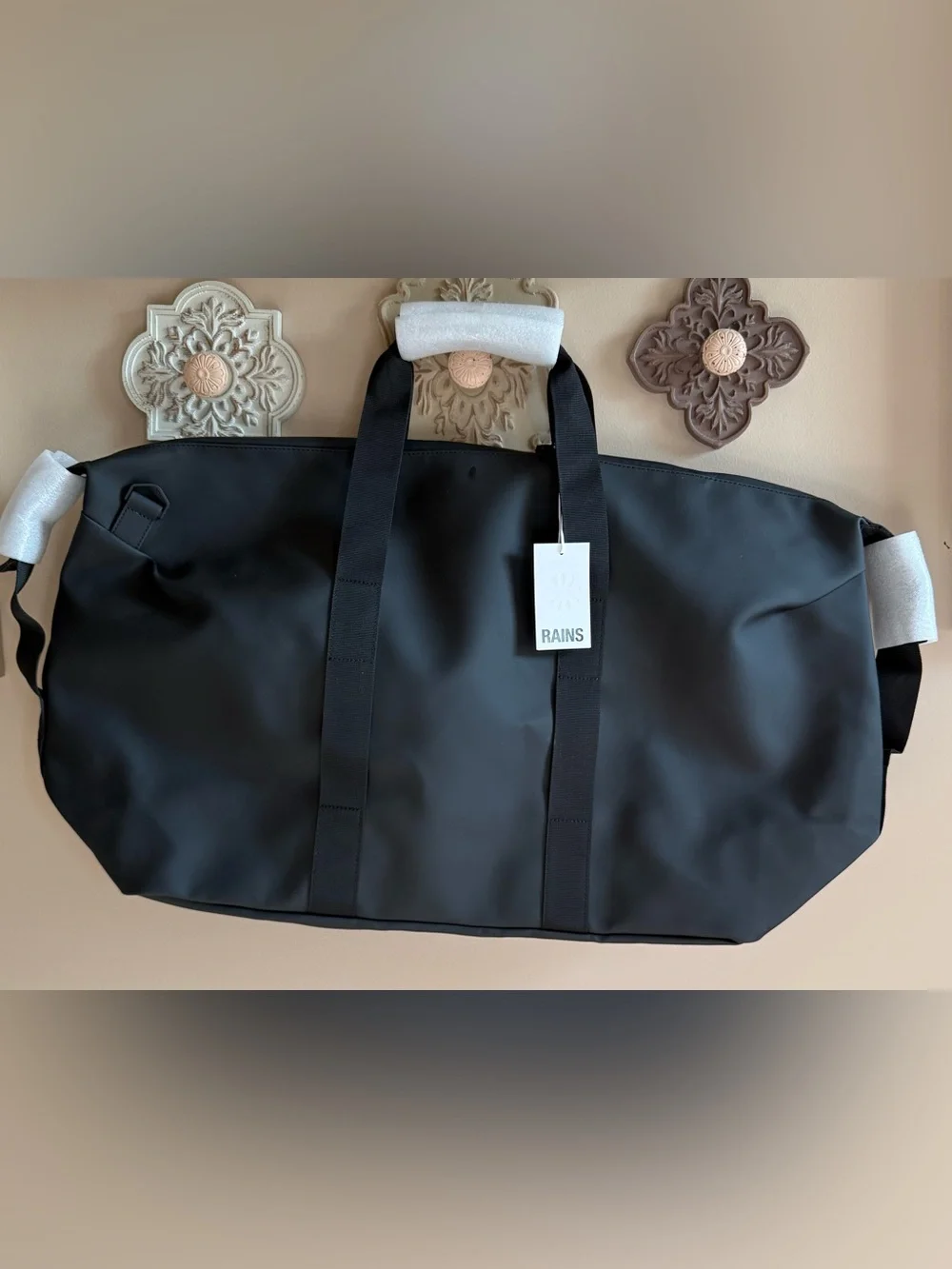 NWT RAINS Hilo Weekend Bag Black